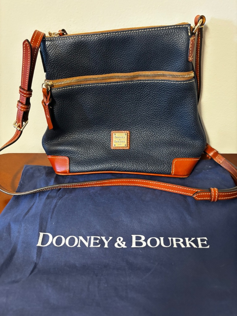 Dooney & Bourke Women's Pebble Grain Crossbody bag
